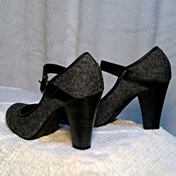Black/white L.E.I Turf Heels - Picture 3 of 8